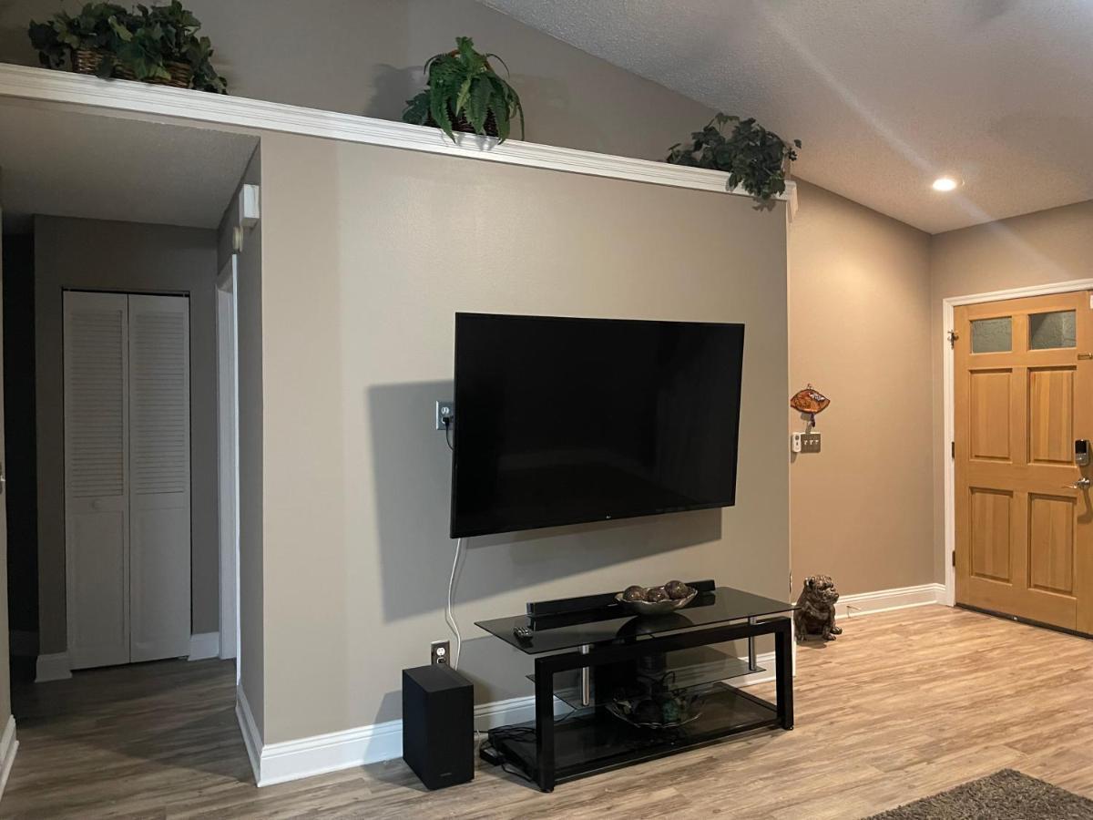 Cozy 3 Bedroom Home Close To Everything In Tampa! Exterior foto